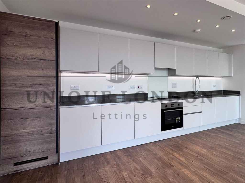 Property photo 1 of 12 80.Png