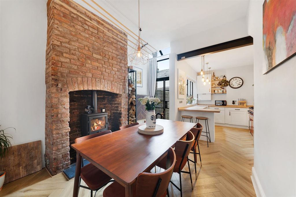 Property photo 3 of 43 Dining Room