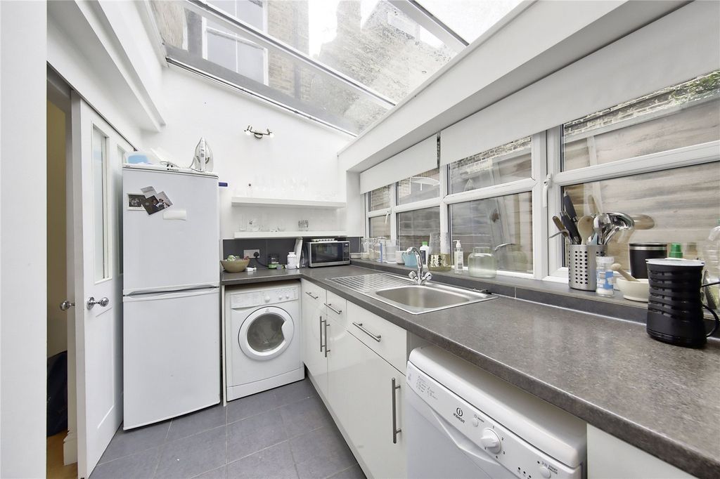 Property photo 2 of 11 Picture No. 22