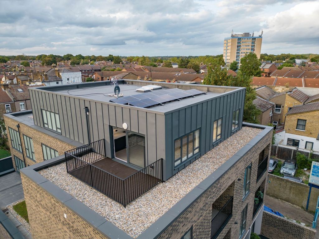 Property photo 2 of 25