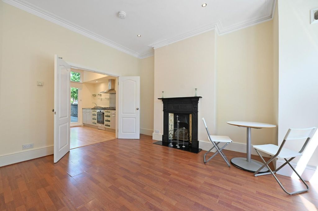 Property photo 3 of 12