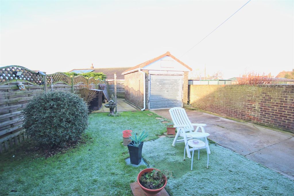 Property photo 3 of 9 Outside