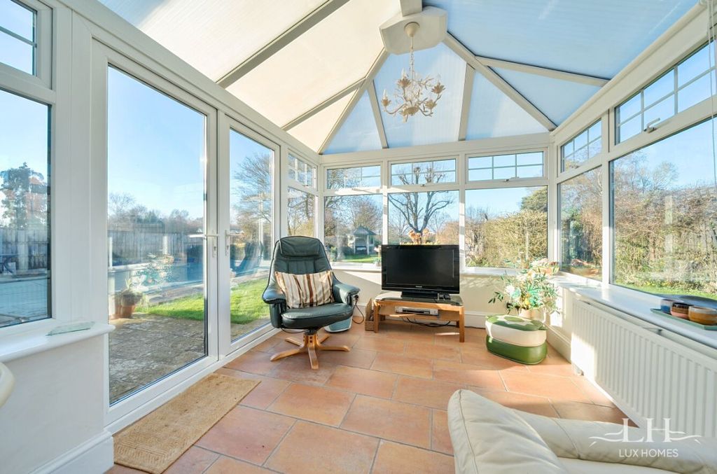 Property photo 3 of 25