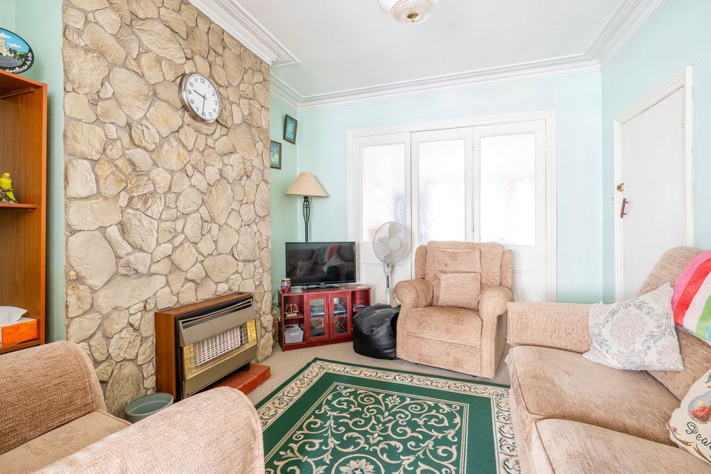 Property photo 3 of 26