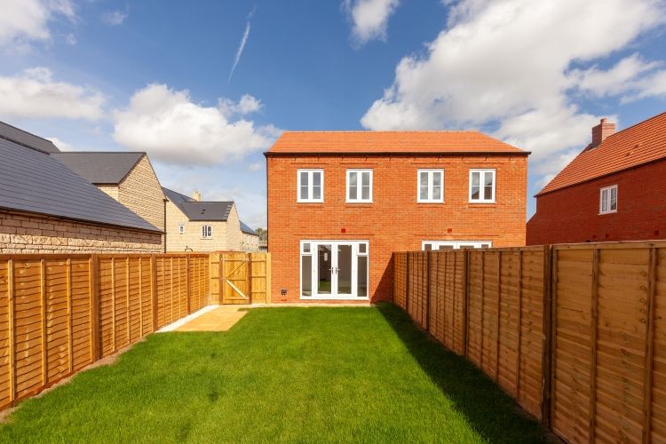 Property photo 1 of 9 235933