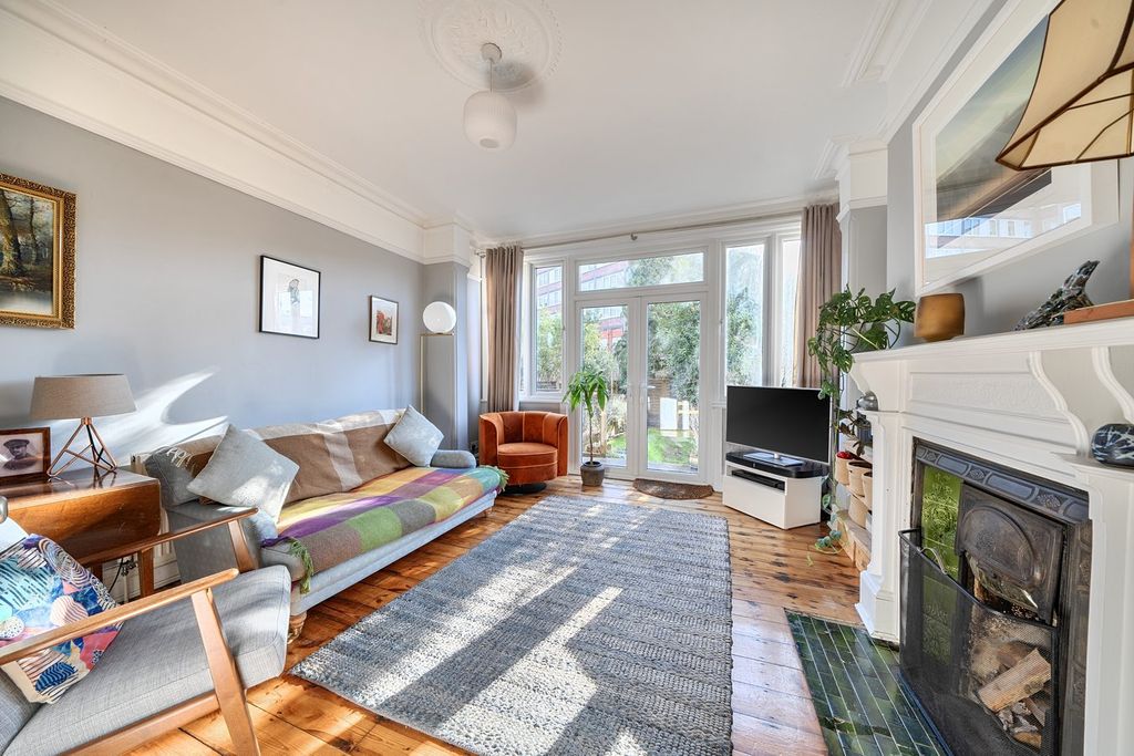 Property photo 2 of 13