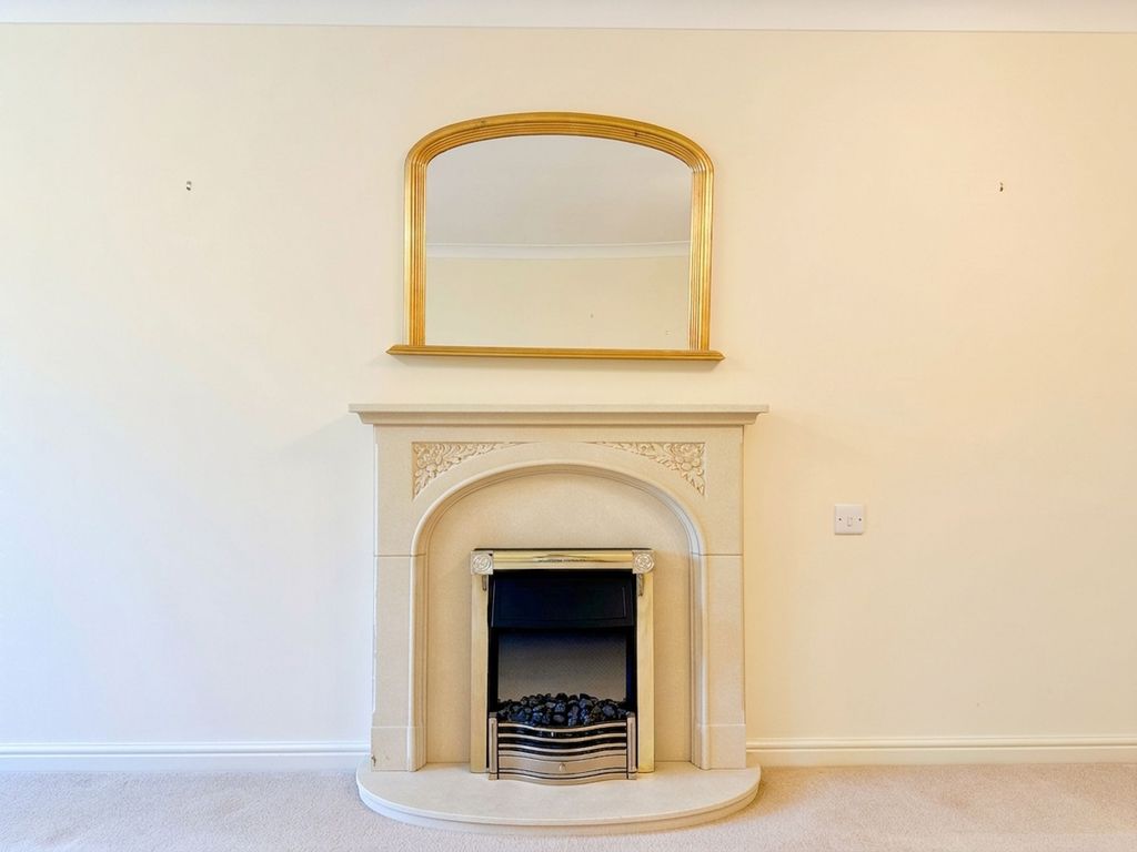 Property photo 3 of 18 Fireplace