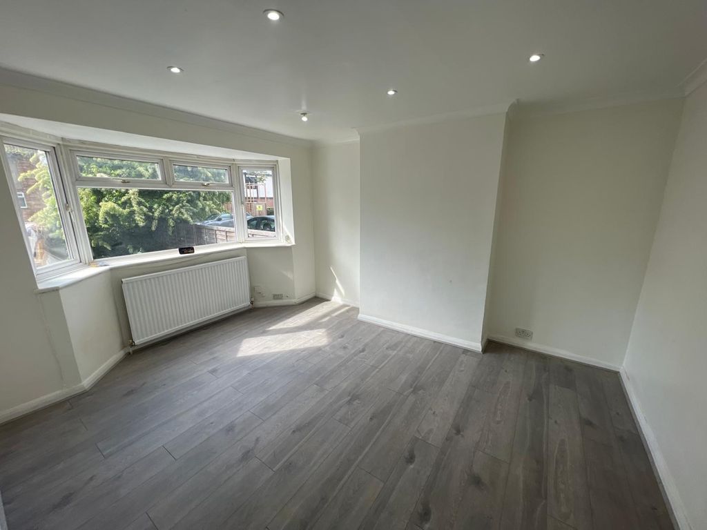 Property photo 1 of 7 2 Bed Maisonette To Rent Angel Lane, Hayes Ub3