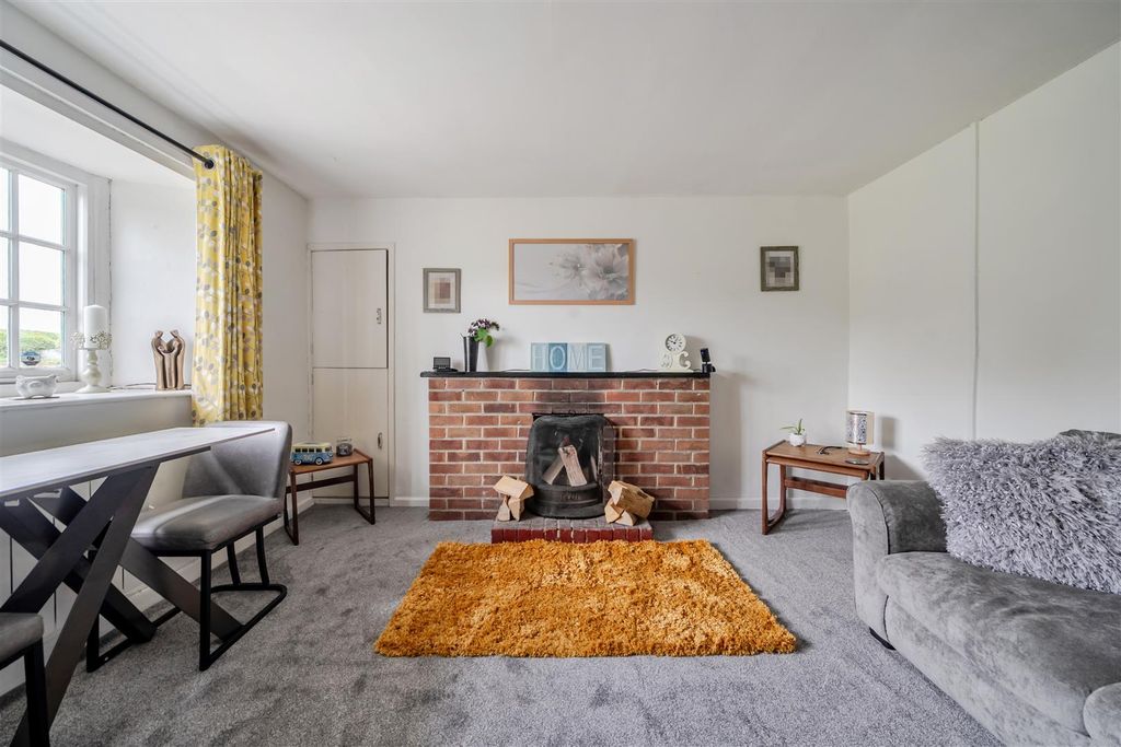 Property photo 2 of 16 Sitting Room
