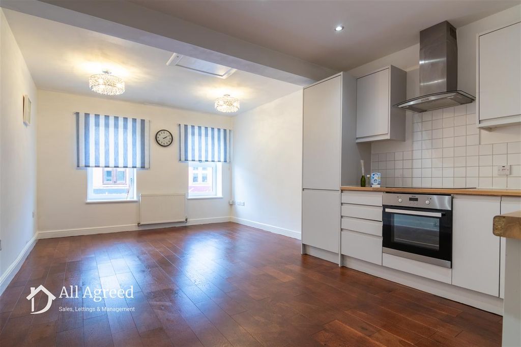 Property photo 1 of 8 Main Picture