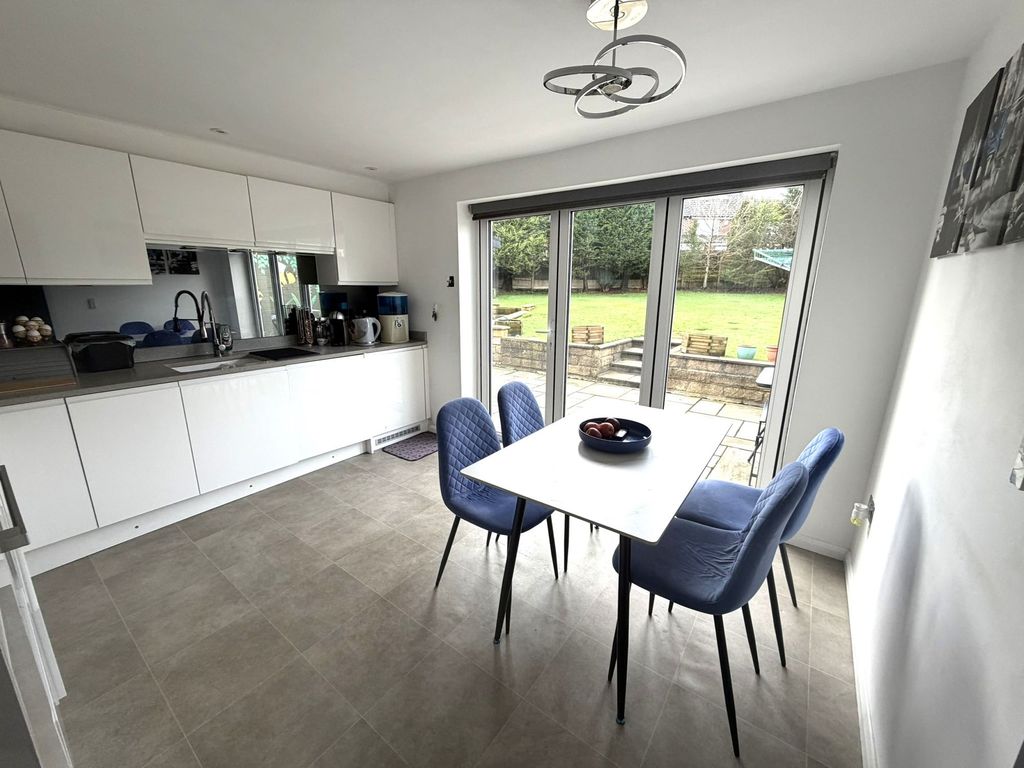 Property photo 3 of 25 Kitchen