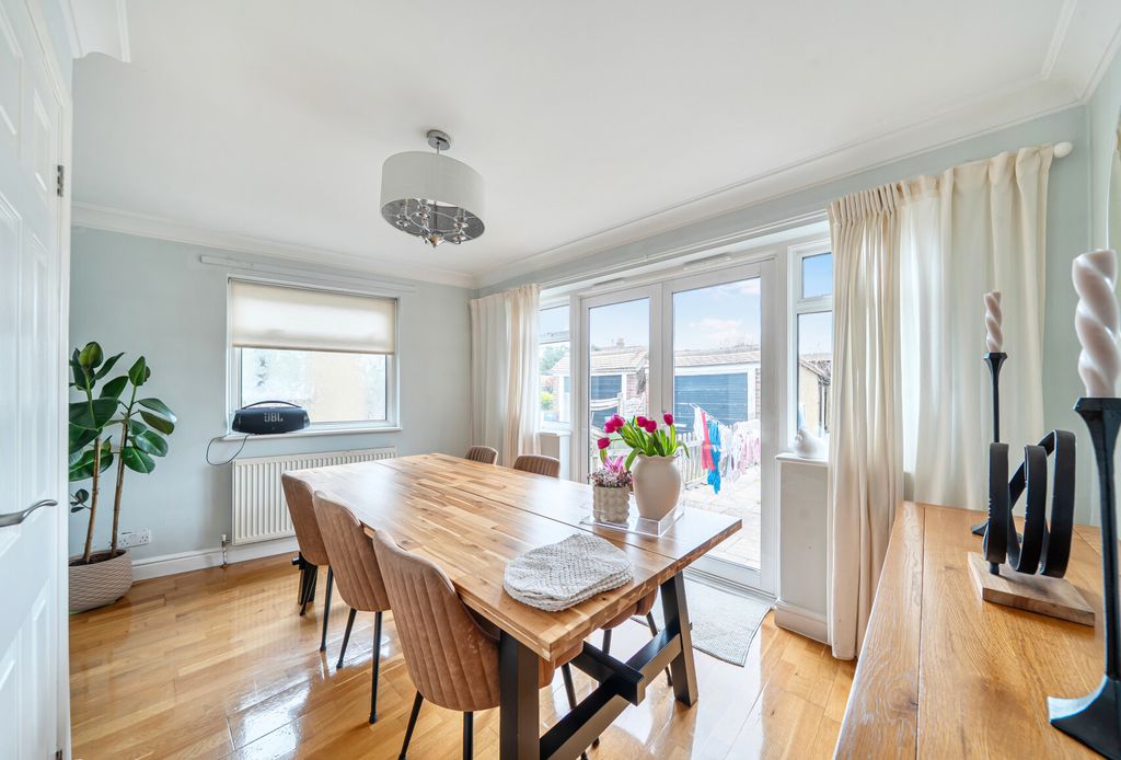 Property photo 3 of 14 1436141-13-69cd9E...