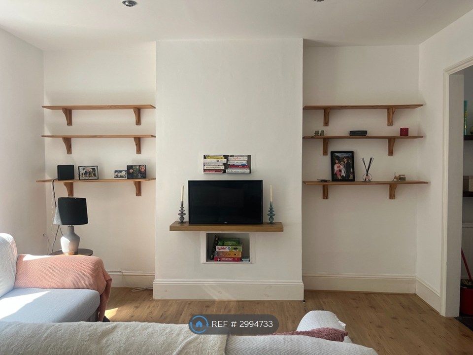 Property photo 3 of 14