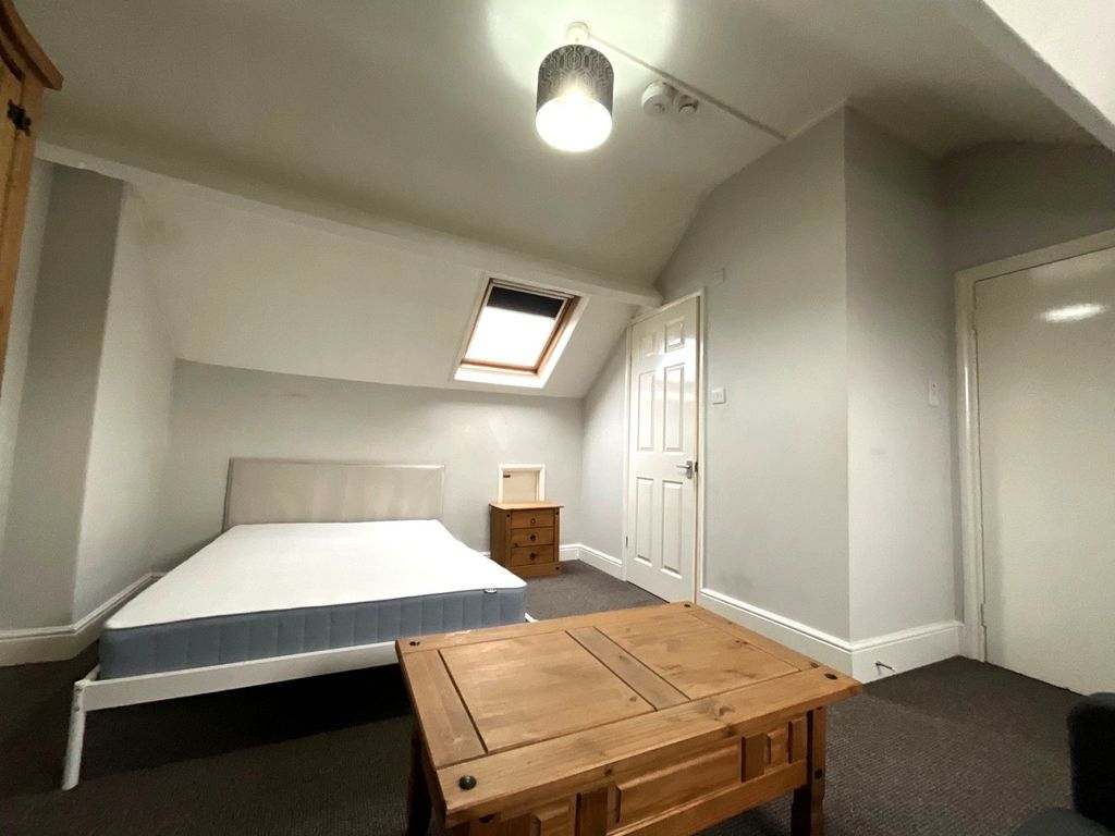Property photo 1 of 4