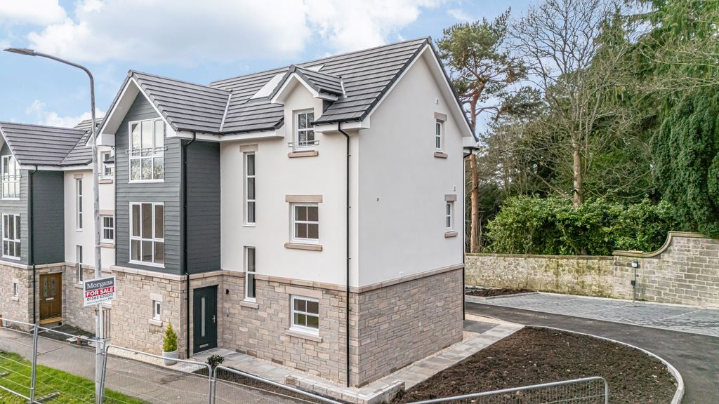 Property photo 1 of 33 Primary Property Image