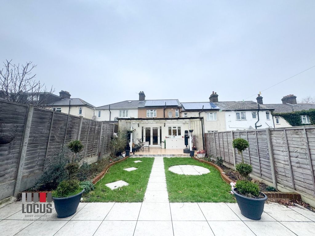 Property photo 3 of 9 Photo 3