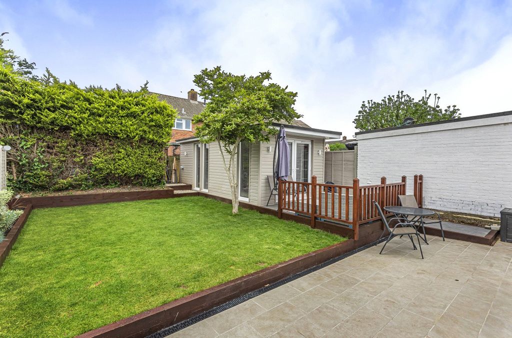 Property photo 2 of 13 Picture No. 24