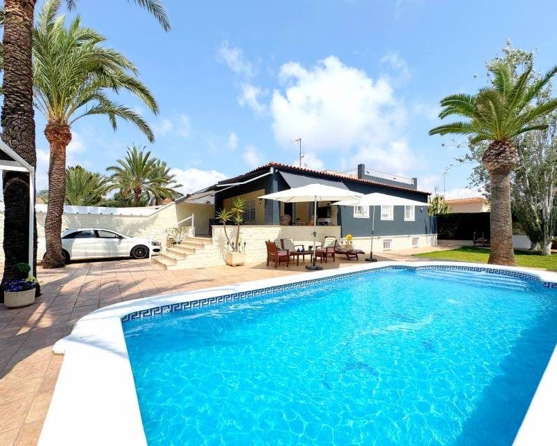 Property photo 1 of 35