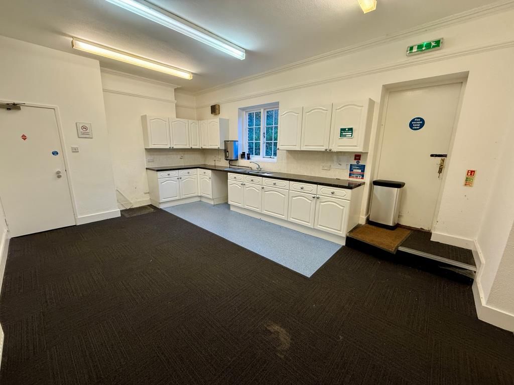 Property photo 3 of 13 Kitchen