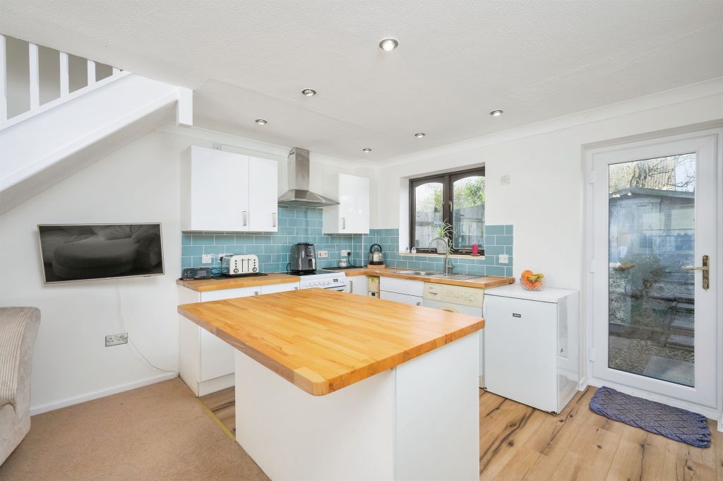 Property photo 2 of 17