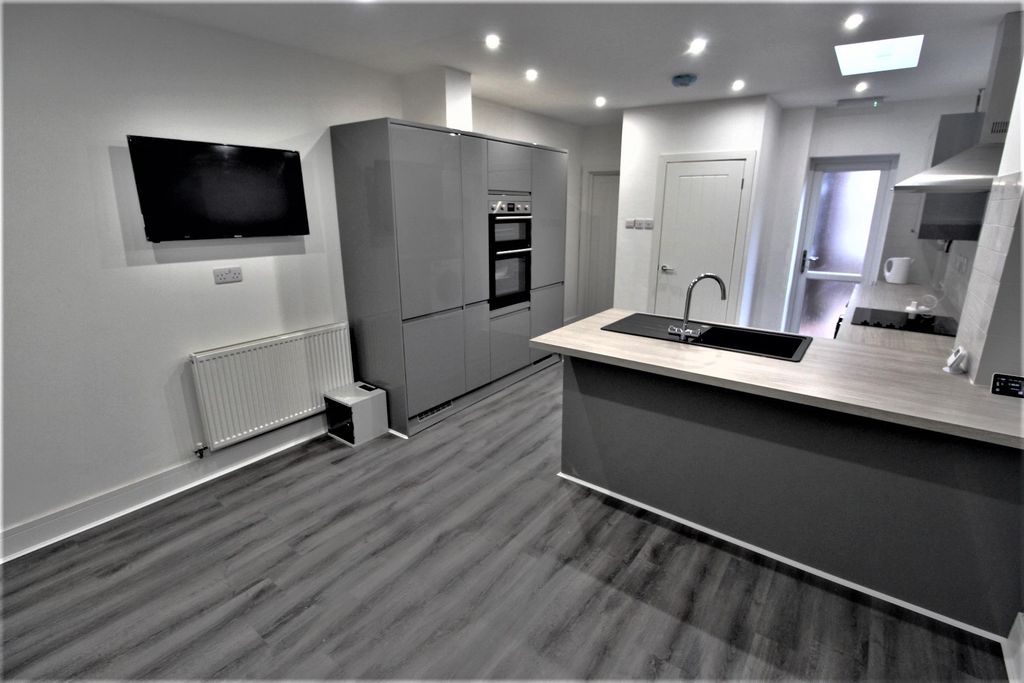 Property photo 3 of 3