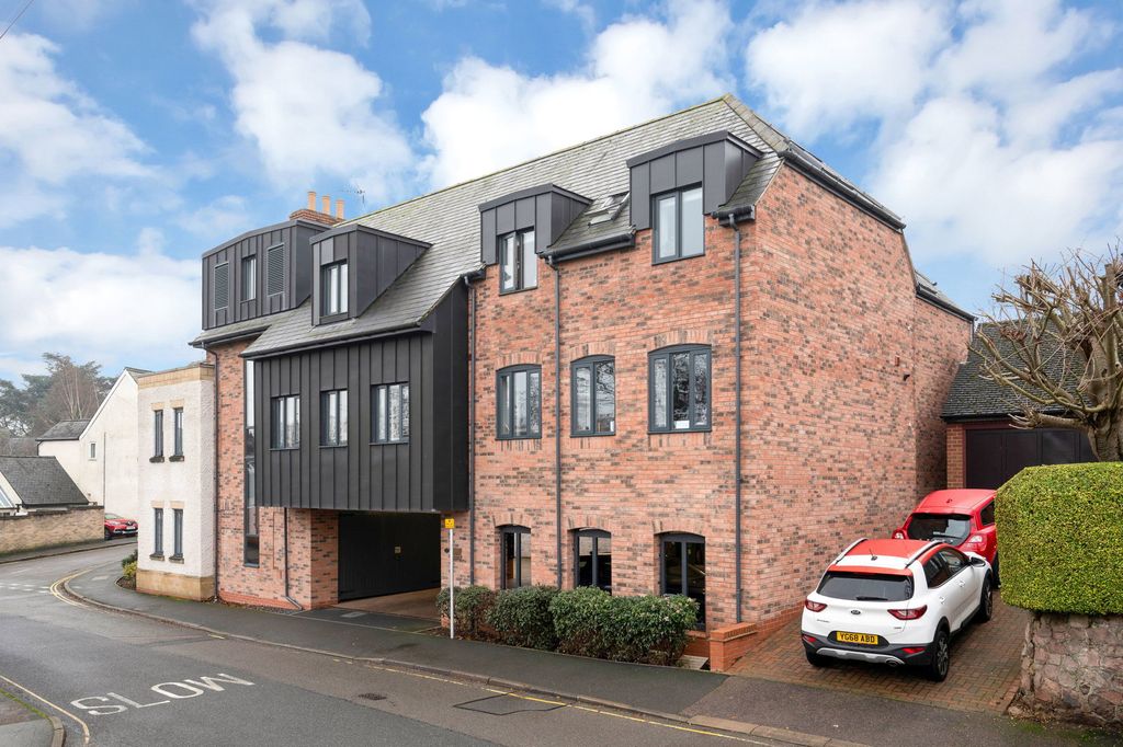 Property photo 1 of 34