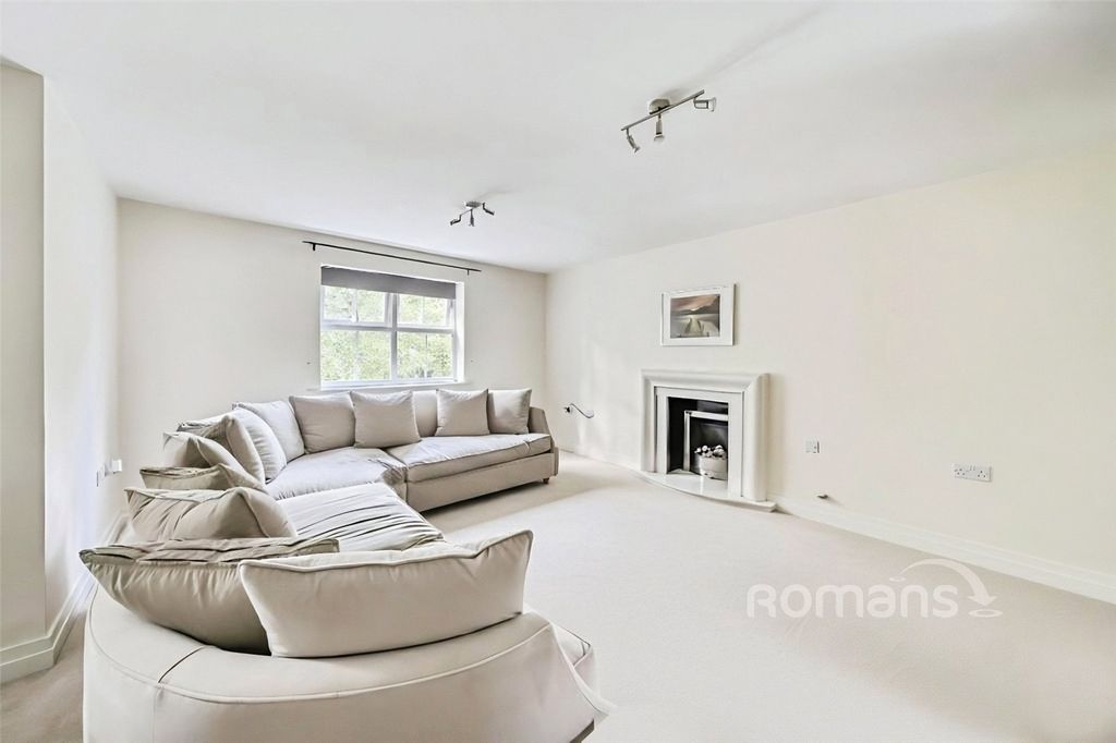 Property photo 2 of 19 Picture No. 35