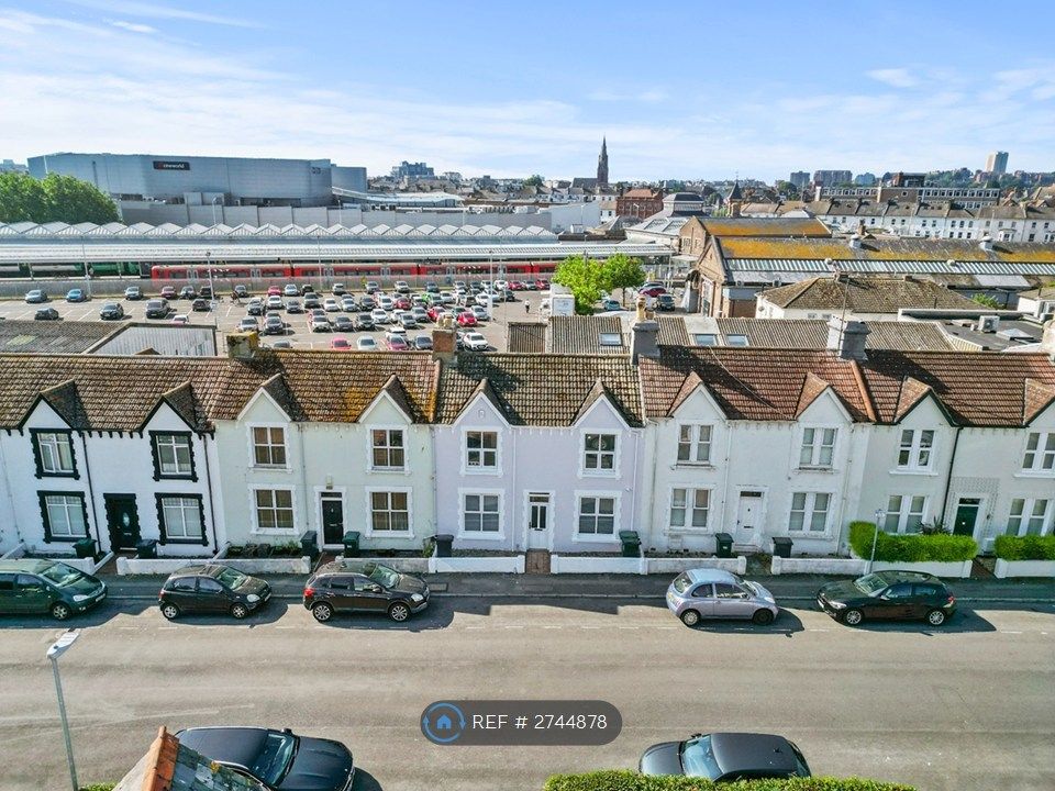 Property photo 2 of 10