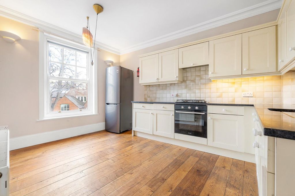 Property photo 3 of 10 Kitchen.Jpg