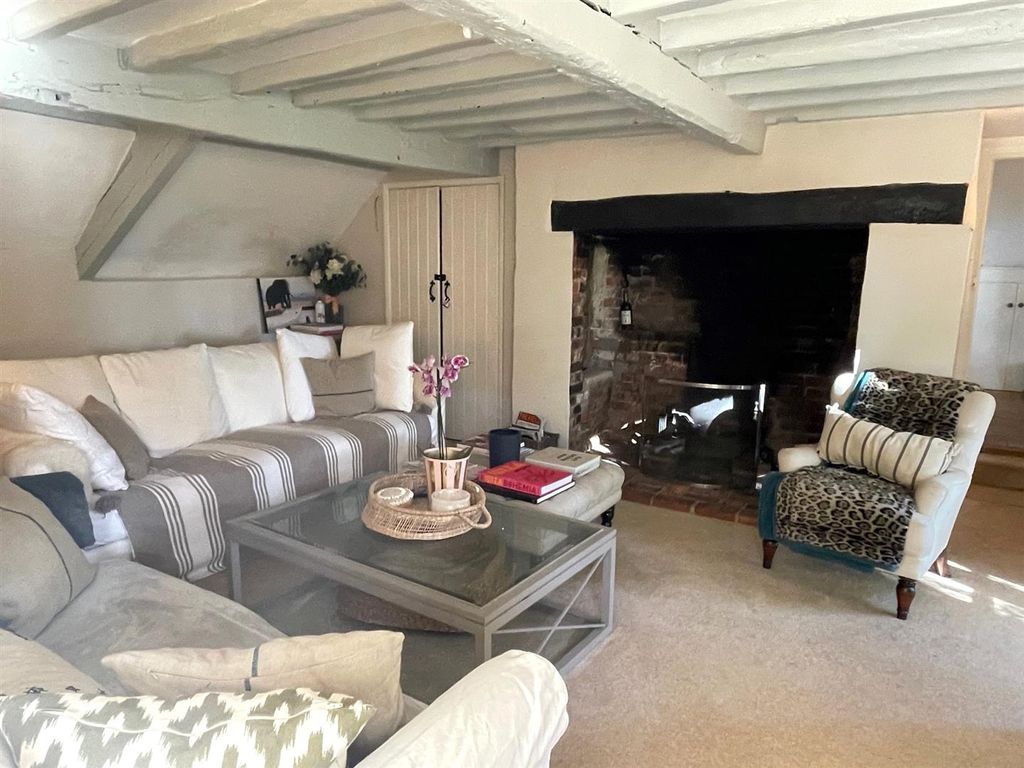 Property photo 3 of 25 Living Room Cont.Jpg