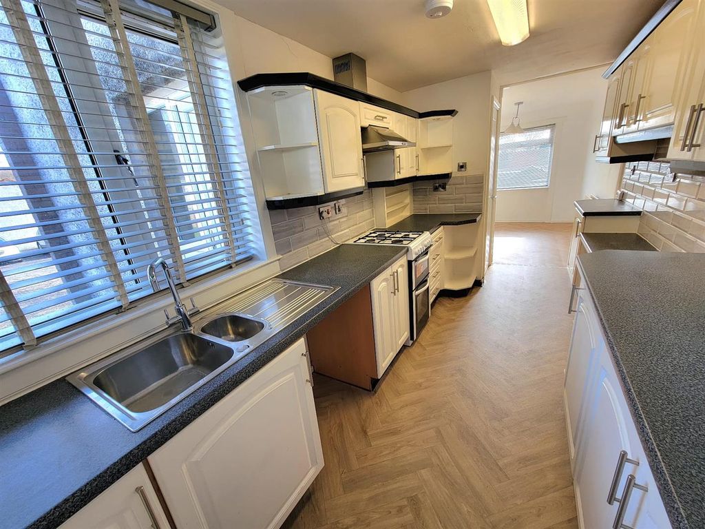 Additional image 7 of 3 bed end terrace house to rentCraigievar Drive, Glenrothes KY7