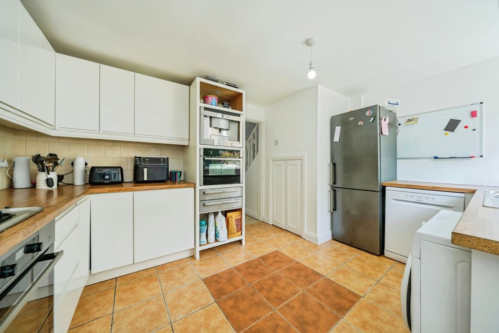 Property photo 2 of 16 Kitchen