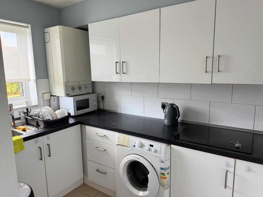 Property photo 3 of 6 Kitchen