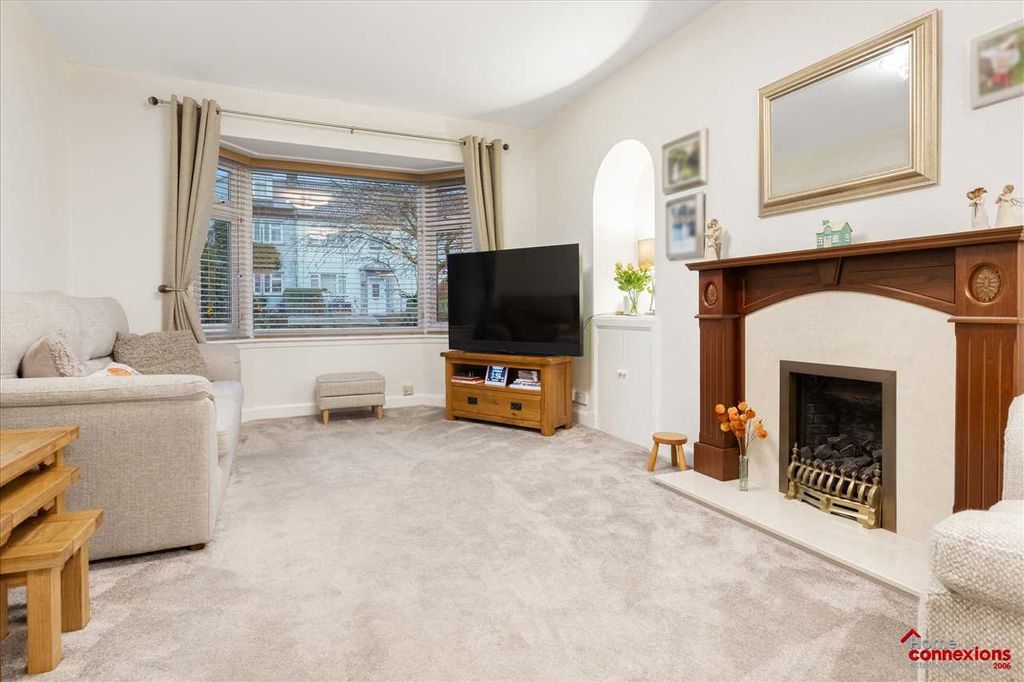 Property photo 2 of 25 Lounge Dining (1)