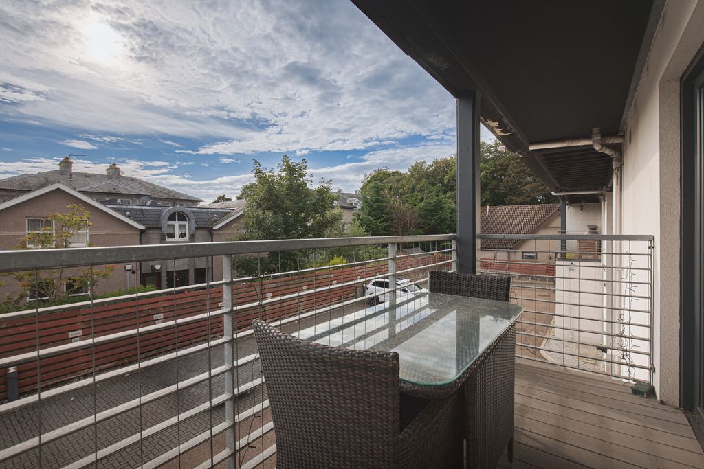 Property photo 3 of 14 Balcony