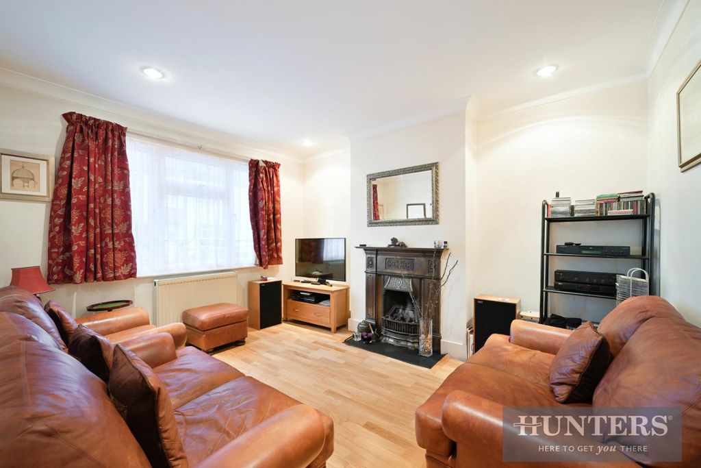 Property photo 2 of 14 Washington Road (4).Jpg