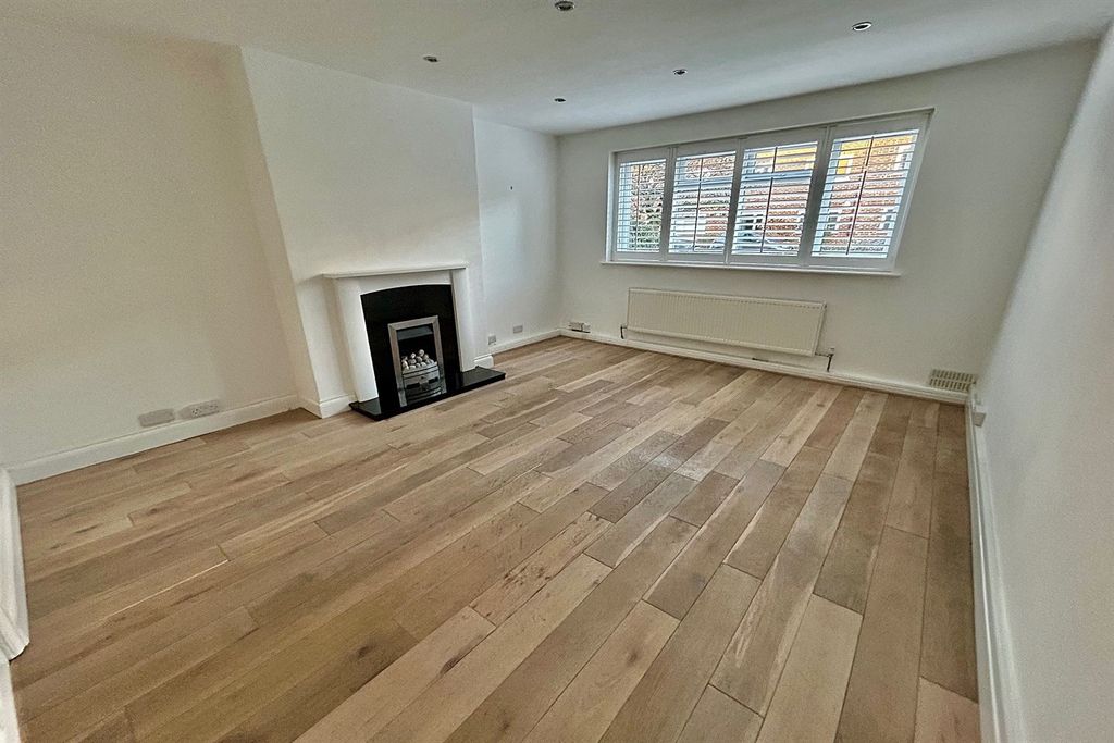 Property photo 2 of 14 Living Room