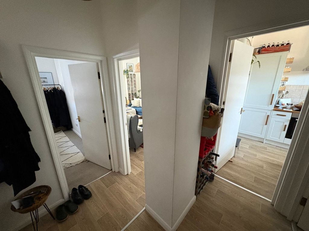 Property photo 2 of 8 Photo 9
