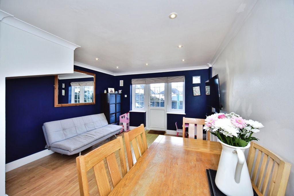 Property photo 2 of 16 Pbox-Img.Jpg