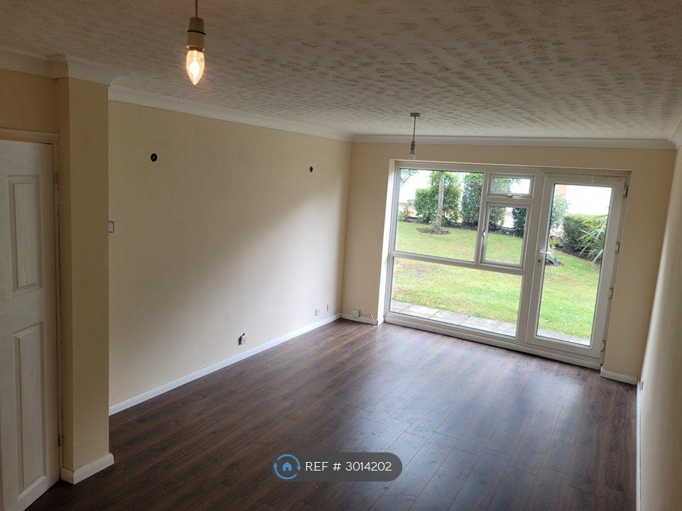Property photo 1 of 9 Lounge