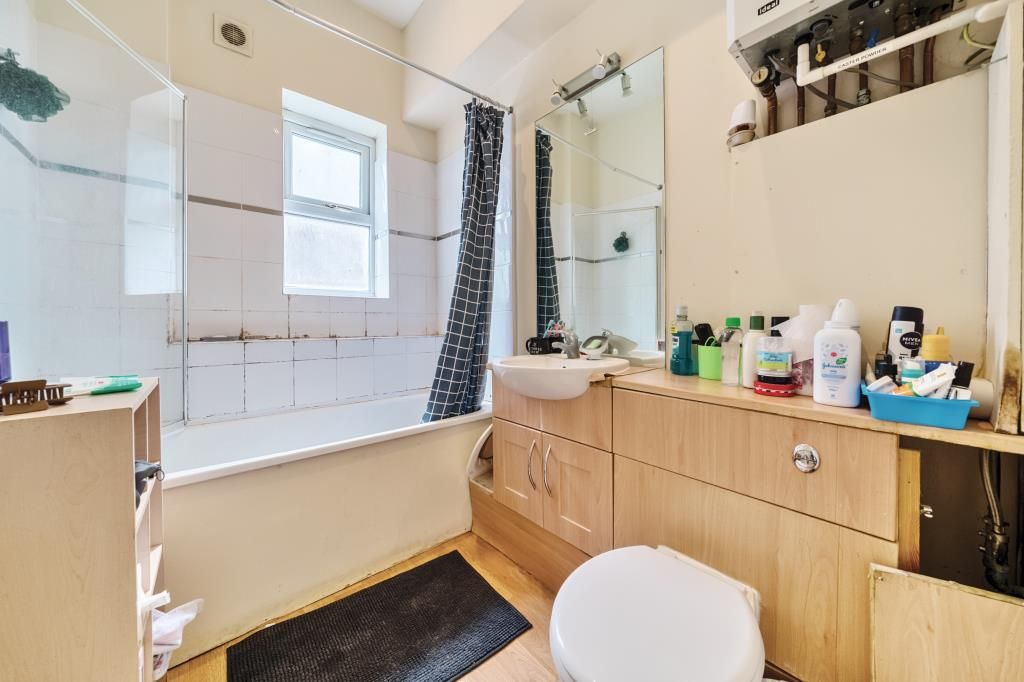 Property photo 3 of 17 Bathroom