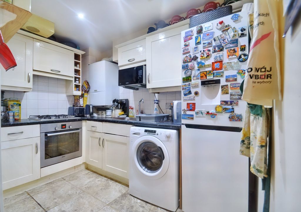 Property photo 3 of 12 Kitchen.Jpg