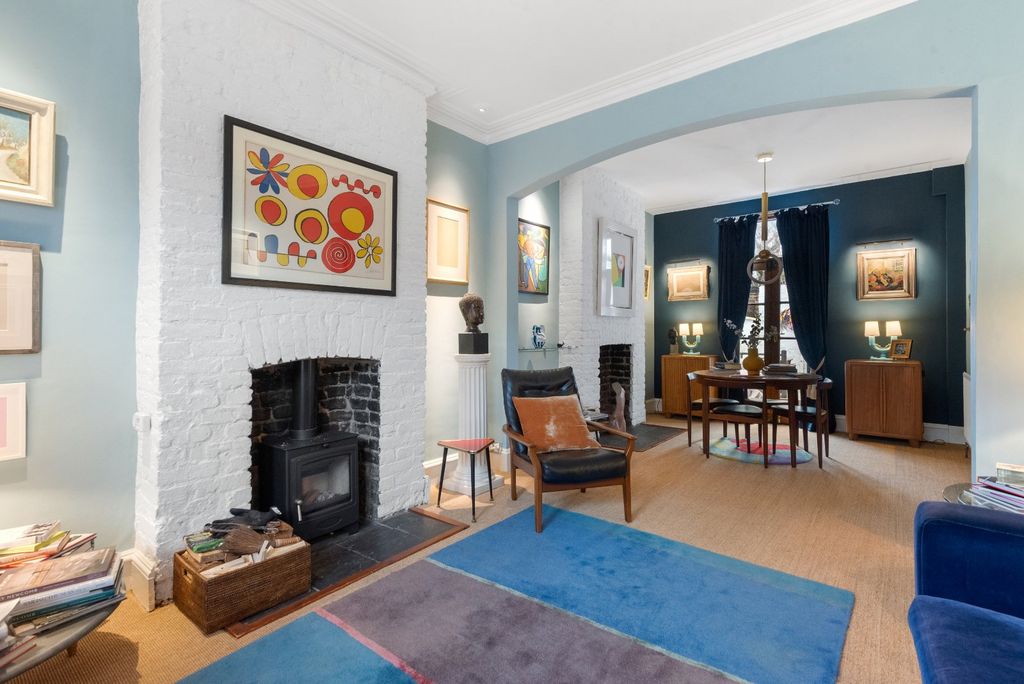 Property photo 2 of 12