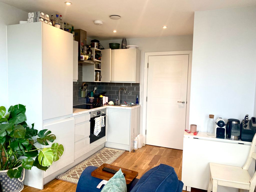 Property photo 2 of 5 Kitchen