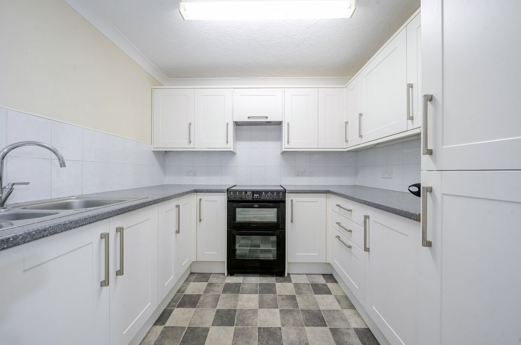 Property photo 3 of 10 1332226-3-68890E9...