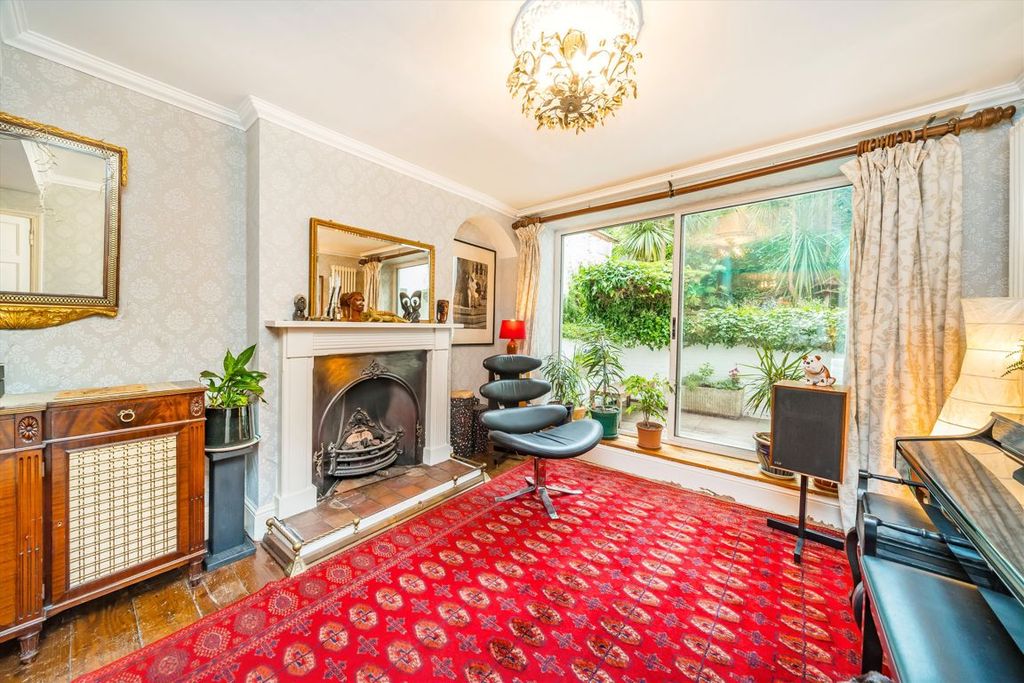 Property photo 3 of 13