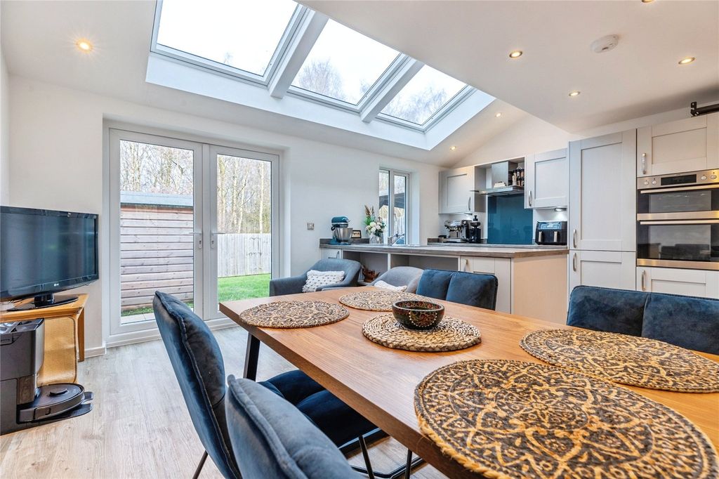 Property photo 3 of 26 Kitchen Diner