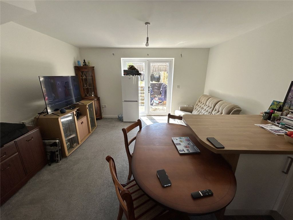 Property photo 2 of 7 Picture No. 10