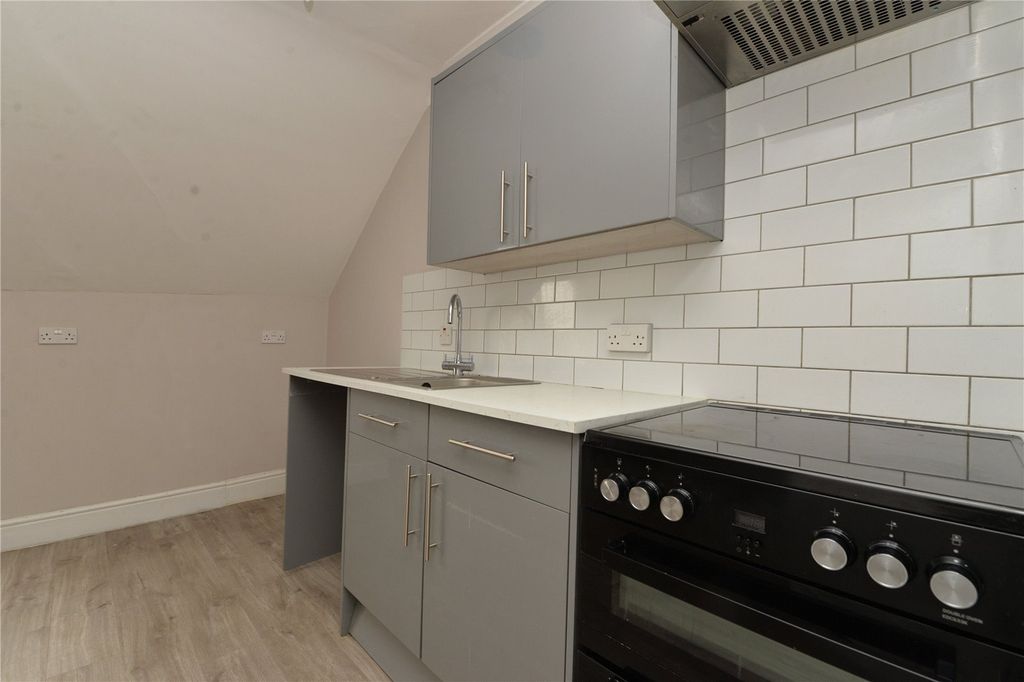 Property photo 3 of 15 Picture No. 06