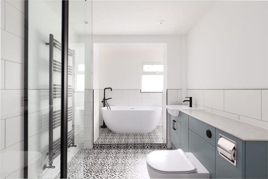 Property photo 3 of 25 57 All Hallows Road, Bs5 0Hw-18.Jpg